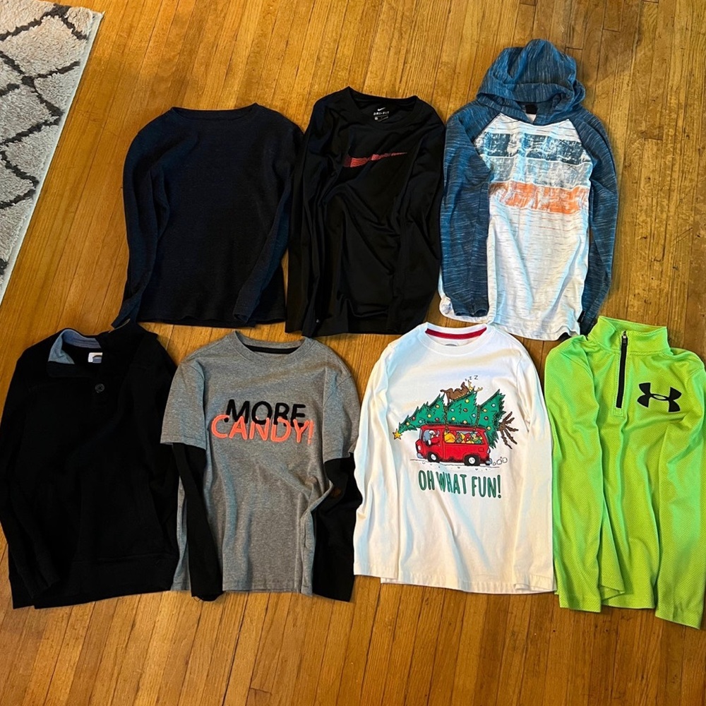 Boys long sleeve size small Nike Under Armour Christmas Halloween